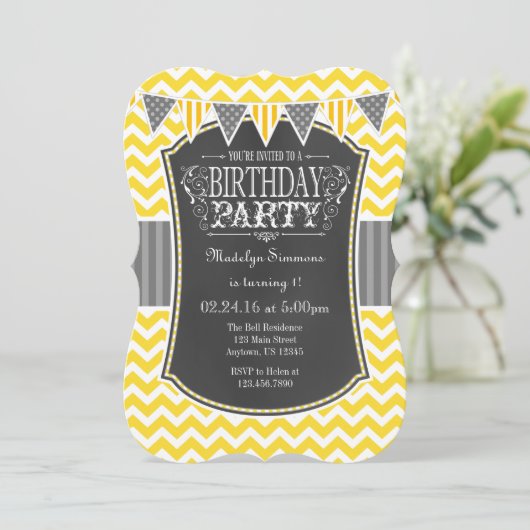 Yellow Chalkboard Chevron Birthday Invite Kaart (Staand voorkant)