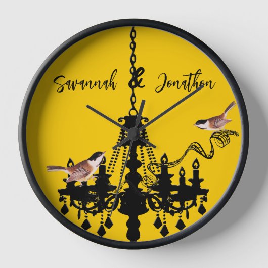 Yellow Chandelier Bird Clock Personalized (Voorkant)