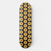 Yellow Dahlia Floral Pattern op Black Skateboard (Voorkant)