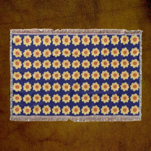 Yellow Dahlia Floral Pattern op Blue Deken