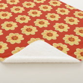 Yellow Dahlia Floral Pattern op Red Sherpa Deken (3/4)