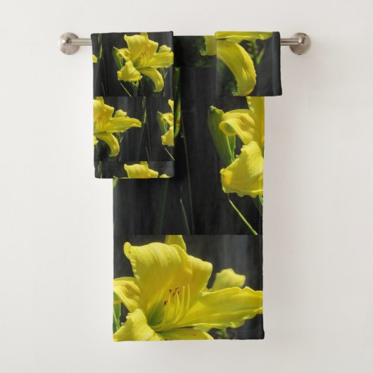 Yellow Day Lily Bad Handdoek (Insitu)