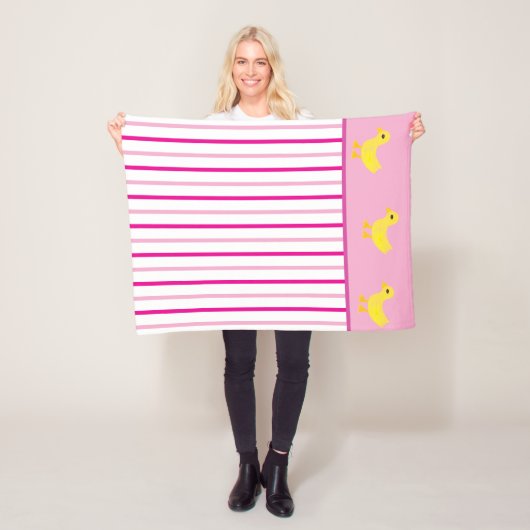 Yellow Ducks Pastel Bright Pink White Stripes Fleece Deken (In situ)