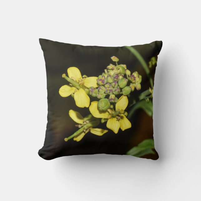 Yellow Flowers on Throw Pillow Kussen (Voorkant)