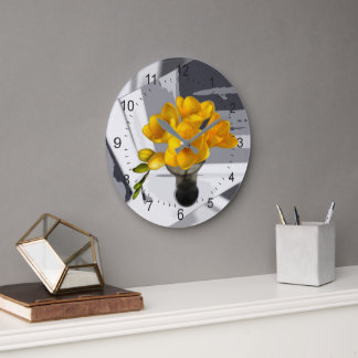 Yellow freesia grote klok