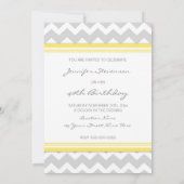 Yellow Grey Chevron 40th Birthday Party Invitation Kaart (Achterkant)