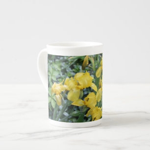 Yellow Iris Garden Bone China Mok