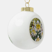 Yellow Lilly Keramische Bal Ornament (Links)