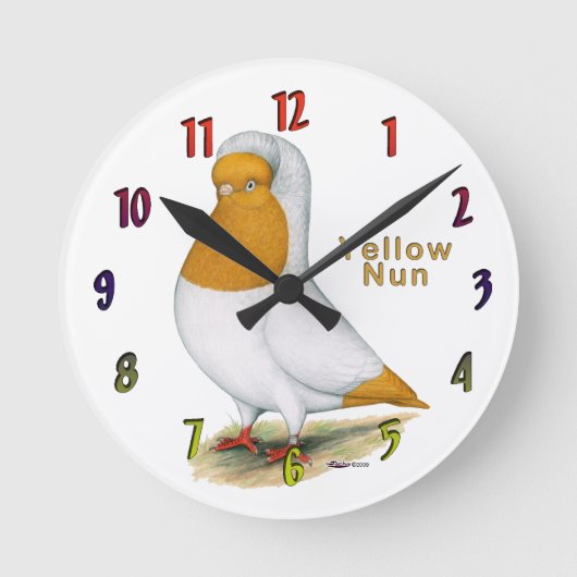 Yellow Nun Pigeon Clock Ronde Klok (Voorkant)