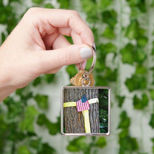 Yellow Ribbon Round Tree & US Flag Sleutelhanger (Hand)