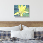 Yellow Water Lily Canvas Afdruk (Insitu (Slaapkamer))