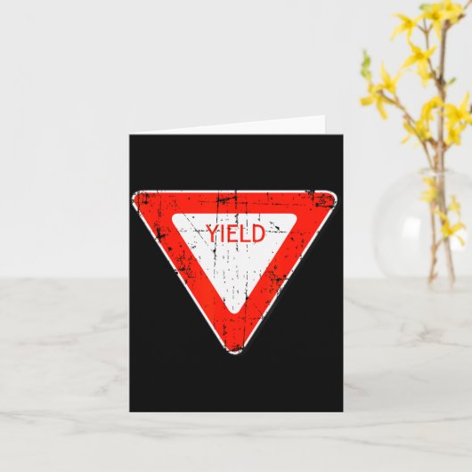 Yield Road Street Sign Funny Sarcastic Distressed Kaart (Gele Bloem)