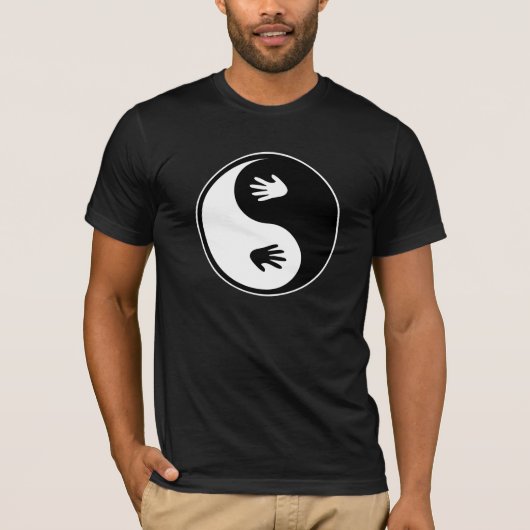 Yin Yang met handen T-shirt (Voorkant)
