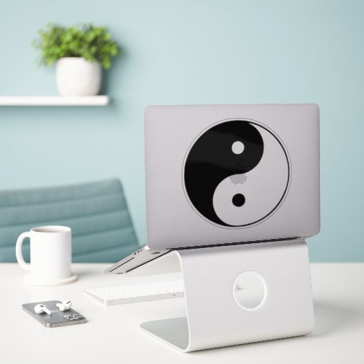 Yin Yang Sticker (Laptop op bureau)