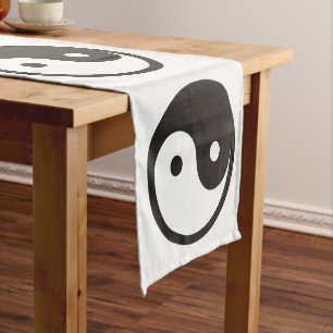 Yin Yang Symbool - ontwerp van vast tattoo Korte Tafelloper