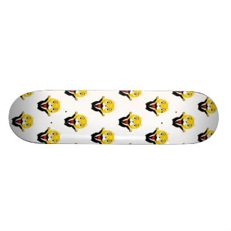 yoctero-hond blij skateboard