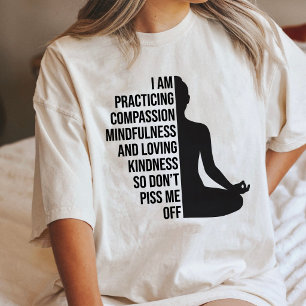 Yoga citaat: Mededogen en vriendelijkheid beoefene Tri-Blend Shirt