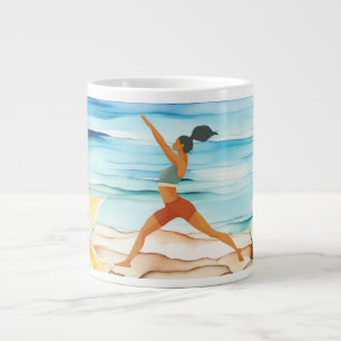 Yoga-houding bij het strand extra grote beker