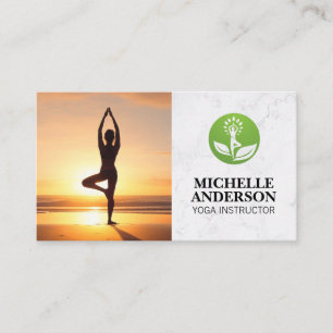 Yoga-houding in de zon Health Mindfulness Logo Visitekaartje