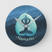 YOGA Instructeur Meditation Pose Bodhi Leaf Cut Ar Ronde Klok (Voorkant)