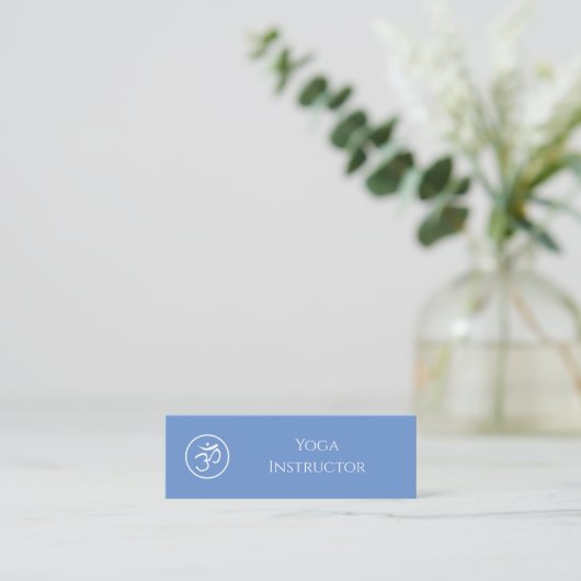 Yoga Instructeur OM Symbool QR code Lichtblauw Mini Visitekaartje (Staand voorkant)