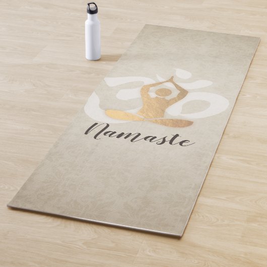 Yoga Instructor Gold Meditation Pose Om Symbol Yogamat (In situ)