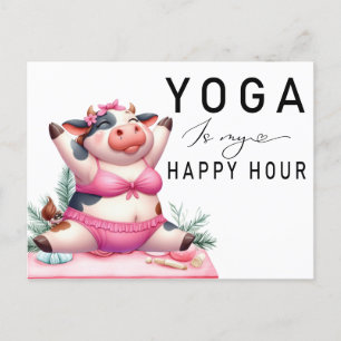 Yoga Koe is mijn happy hour vrouw poseren yoga Briefkaart