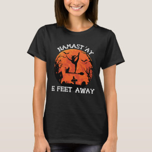 Yoga Lover Namaste 6 voet weg Halloween T-shirt