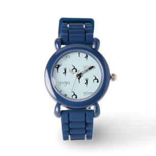 Yoga poses en tekstpatroon op blauw horloge