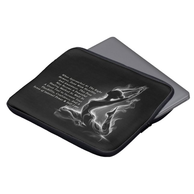 Yoga Reiki Instructeur One-Legged King Pigeon Pose Laptop Sleeve (Voorkant top)