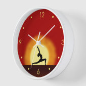 Yoga Sunrise Pose Silhouette Horloges personnalisa (Angle)