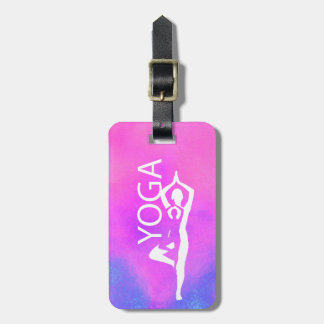 Yoga Tree Pose Asana Figuur Roze Paarse bagage Ta Bagagelabel
