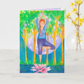 Yoga Tree Pose Vrouw Happy Birthday Kaart (Gele Bloem)