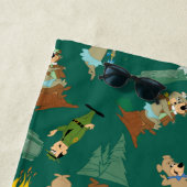 Yogi Beer en vrienden Jellystone Park Camp Pattern Strandlaken (In situ)