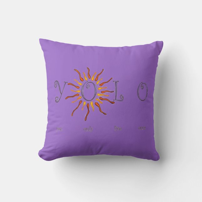 Yolo Pillow Kussen (Voorkant)