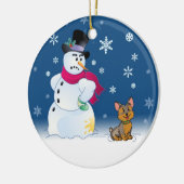 Yorkie puppy en Snowman Keramisch Ornament (Links)