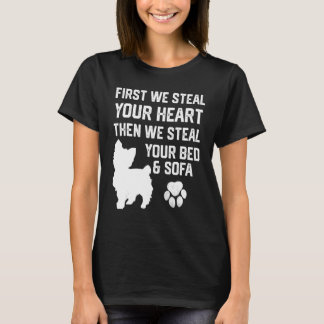 Yorkie steelt je hart, steelt je bed en bank t-shirt