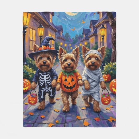 Yorkshire Terrier Dogs in Halloween Costumes Fleece Deken (Voorkant)