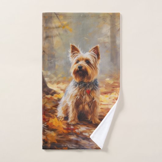 Yorkshire Terrier en automne, les feuilles tombées (Serviette à main)