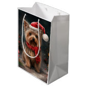 Yorkshire Terrier Hond in Sneeuw Kerstmis Medium Cadeauzakje (Achterkant Gekanteld)