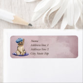 Yorkshire Terrier Met Hoed op Paarse Kussen Etiket (Insitu)