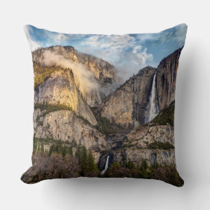 Yosemite Falls landschap, Californië Kussen