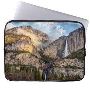 Yosemite Falls landschap, Californië Laptop Sleeve