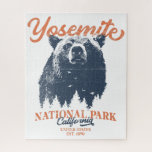 Yosemite Grizzly Bear California National Park<br><div class="desc">Prêt à vous lancer dans votre prochaine aventure en plein air? Ce t-shirt du parc national Yosemite est un choix parfait. Avec un ours noir audacieux et un paysage forestier pittoresque, cette chemise vous inspirera pour explorer et embrasser la nature. Libérez votre explorateur intérieur et ne manquez pas cette chance...</div>