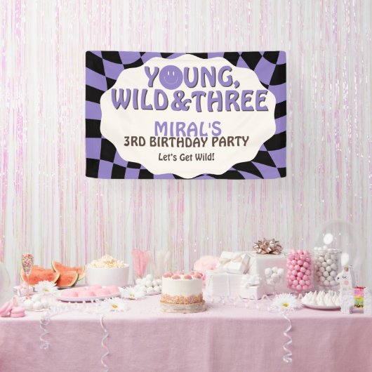 Young Wild and Three Lavender Retro 3rd Birthday Spandoek (Feest)