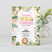 Young Wild Et Trois Ans Invitation Safari Party (Debout devant)