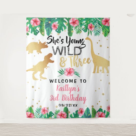 Young Wild & Three Dinosaur Girls 3e verjaardag Wandkleed (Voorkant)