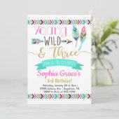 Young Wild & Three Girls Verjaardag Uitnodiging (Staand voorkant)