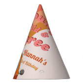 Young Wild & Three Groovy Daisy 3rd Verjaardagsfee Feesthoedjes (Rechts)