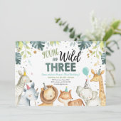 Young Wild Three Safari Animal Birthday Invitation Kaart (Staand voorkant)